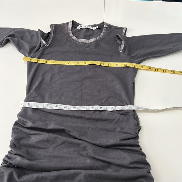 New! Michael Stars Ruched Cold Shoulder MIDI Dress Gray/Silver Size XS - Picture 8 of 10